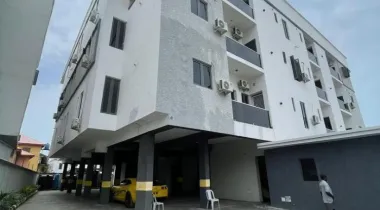 Luxurious fully serviced 2 Bedroom Apartment with pool, gym and water treatment
