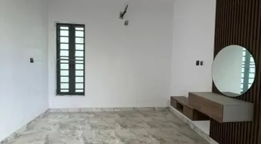 Luxurious fully serviced 2 Bedroom Apartment with pool, gym and water treatment