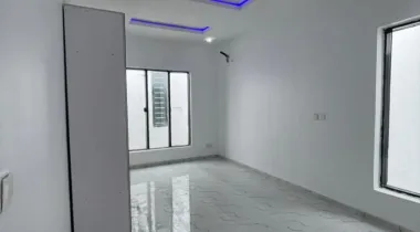 4 BEDROOM FULLY DETACHED DUPLEX WITH BQ
