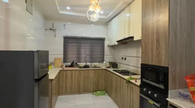 4bedroom Semi detached duplex available for rent  Location chevron 12m 