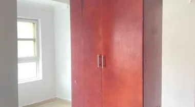 Mini flat downstairs - 3.8m |Negotiable 