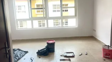 Mini flat downstairs - 3.8m |Negotiable 