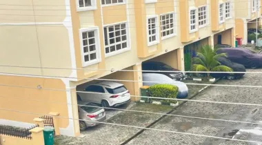 Mini flat downstairs - 3.8m |Negotiable 