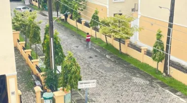 Mini flat downstairs - 3.8m |Negotiable 