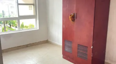 Mini flat downstairs - 3.8m |Negotiable 