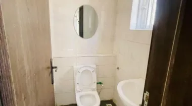 2 bedroom flat apartment  Location: chevron second toll gate 