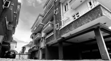 3 bedroom flat apartment with bq  Location: chevron toll gate