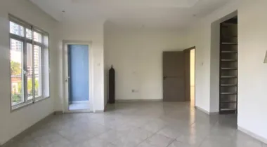 Luxurious 4 bedroom Apartment with BQ  Location: Milverton Road, Off Bourdillon, Ikoyi.