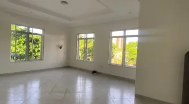 Luxurious 4 bedroom Apartment with BQ  Location: Milverton Road, Off Bourdillon, Ikoyi.