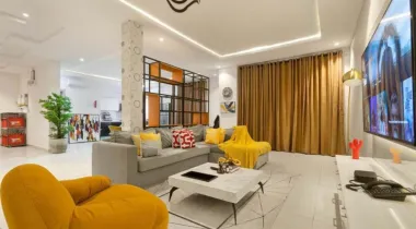 Book this cozy 🥰 and luxurious 2 Bedroom Penthouse with a  *Rooftop Pool  🏊‍♀️  *Rooftop Gym 