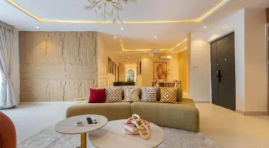 Book this cozy 🥰 and luxurious 3 Bedroom Penthouse with a  *Rooftop Pool  🏊‍♀️ 