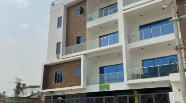 Book this cozy 🥰 and luxurious 3 Bedroom Penthouse with a  *Rooftop Pool  🏊‍♀️ 