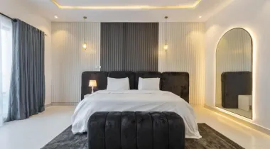 Book this cozy 🥰 and luxurious 3 Bedroom Penthouse with a  *Rooftop Pool  🏊‍♀️ 