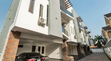 🧚🏻Book this Cozy, beautiful 😍 luxurious 4 Bedroom Terrace 🥰  Location: Oniru, V.I