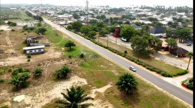 Ocean view land in Ibeju Lekki, right beside La Campagne Tropicana, with smooth access from the Lekki Epe Expressway and positioned within the growth corridor around the Dangote Refinery, Lekki Deep Sea Port, and Lekki Free Trade Zone.