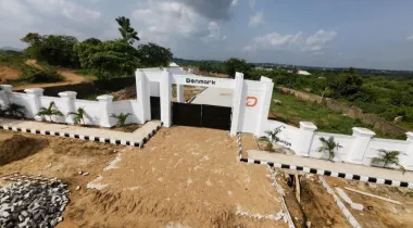 A regal blend of culture, arts and wealth in Ibadan’s urban heart.