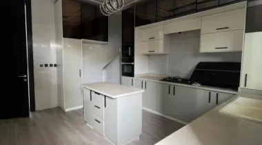 Spacious 5 Bedroom terrace with pool, cinema &amp; bq in a serene Location