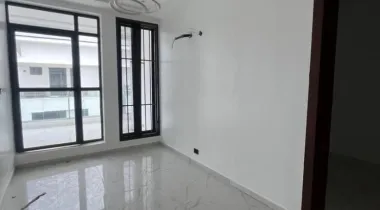 Spacious 5 Bedroom terrace with pool, cinema &amp; bq in a serene Location