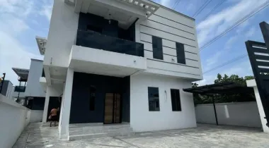 5 BEDROOM FULLY DETACHED AND BQ FOR SALE