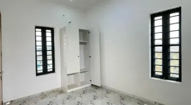 4 BEDROOM FULLY DETACHED DUPLEX WITH BQ