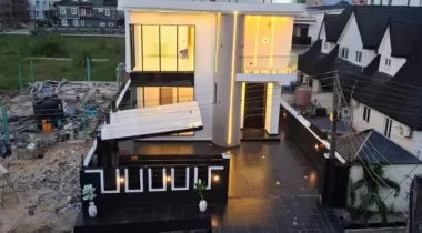 CONTEMPORARY 5BEDROOM FULLY DETACHED DUPLEX