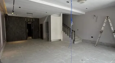 5 BEDROOM DETACHED with 2 Kitchens , 2 Bqs &amp; office
