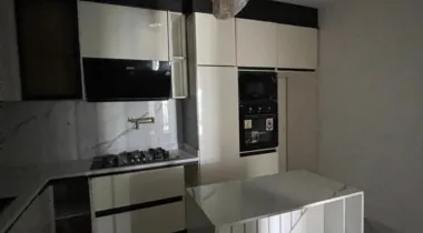 Luxurious fully serviced 1/2 Bedroom Apartment with pool, gym and water treatment