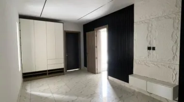 Luxurious fully serviced 1/2 Bedroom Apartment with pool, gym and water treatment