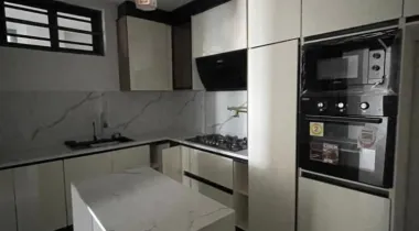 Luxurious fully serviced 1/2 Bedroom Apartment with pool, gym and water treatment