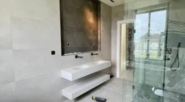 BEAUTIFULLY DESIGNED 5 BED DETACHED HOME WITH POOL,CINEMA, GYM, ROOFTOP TERRACE AND BQ