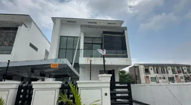 LUXURY 5 BEDROOM FULLY DETACHED DUPLEX WITH  BQ AND CINEMA