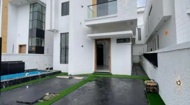 4 BEDROOM FULLY DETACHED DUPLEX WITH BQ and Pool