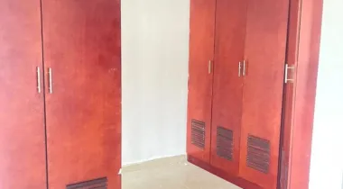 Mini flat downstairs - 3.8m |Negotiable 