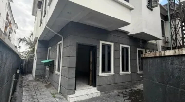 4 bedroom semi detached for rent