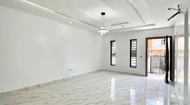 4bed Semi Detached Duplex  Location : Chevron