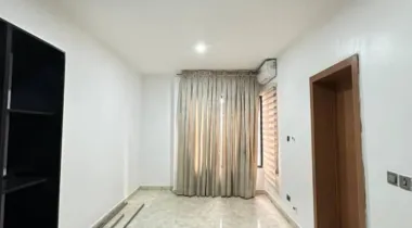 Banana Island Road, Ikoyi, Lagos State.* 💰*Price:* *₦40,000,000 Per Annum*