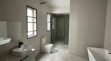 5 bedroom fully detached House on 3 floors in a well maintained estate at Ikate.