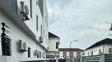 5 bedroom fully detached House on 3 floors in a well maintained estate at Ikate.