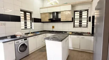 5 bedroom Detached duplex with Bq and Security house.