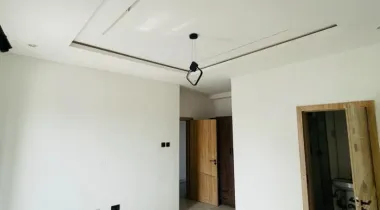 2 bedroom flat apartment Available  Rent: 8m