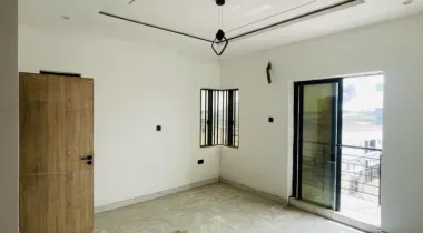 2 bedroom flat apartment Available  Rent: 8m