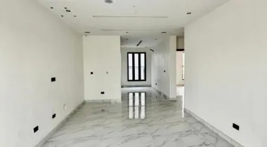 fully serviced 2 bedroom flat. Ologolo, lekki.