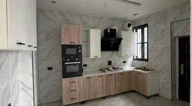 fully serviced 2 bedroom flat. Ologolo, lekki.