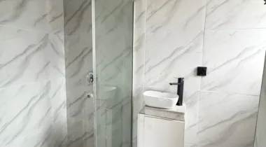 fully serviced 2 bedroom flat. Ologolo, lekki.