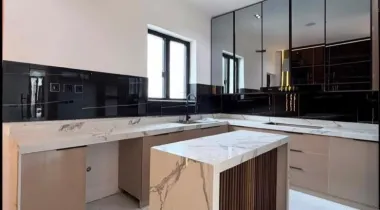 5 BEDROOM FULLY DETACHED DUPLEX AVAILABLE FOR RENT