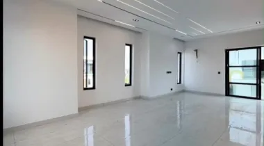 5 BEDROOM FULLY DETACHED DUPLEX AVAILABLE FOR RENT