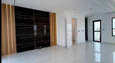 5 BEDROOM FULLY DETACHED DUPLEX AVAILABLE FOR RENT