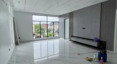 Luxurious 5 bedroom fully detached with bq and swimming pool