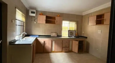 4 bedroom duplex with no BQ