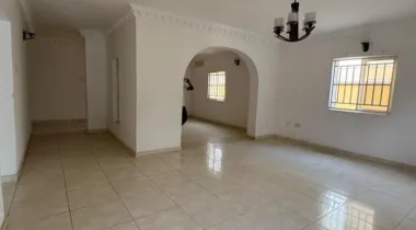 4 bedroom duplex with no BQ
